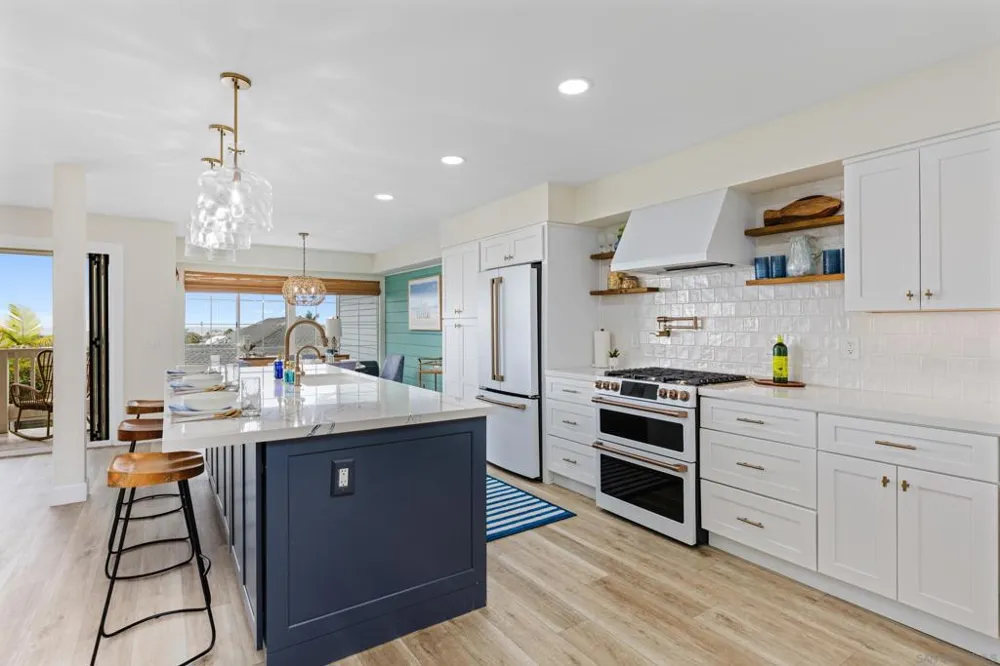 579 Hygeia #Unit A Encinitas, CA 92024