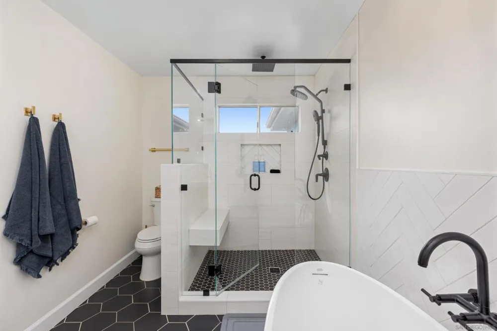 579 Hygeia #Unit A Encinitas, CA 92024