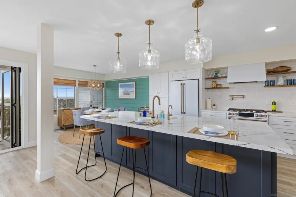 579 Hygeia #Unit A Encinitas, CA 92024