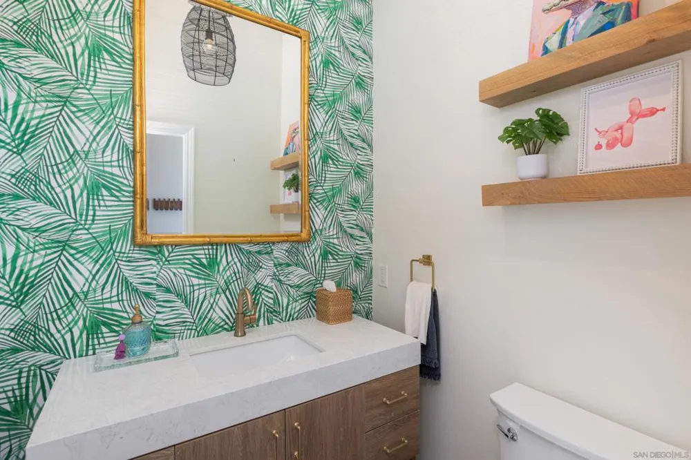 579 Hygeia #Unit A Encinitas, CA 92024