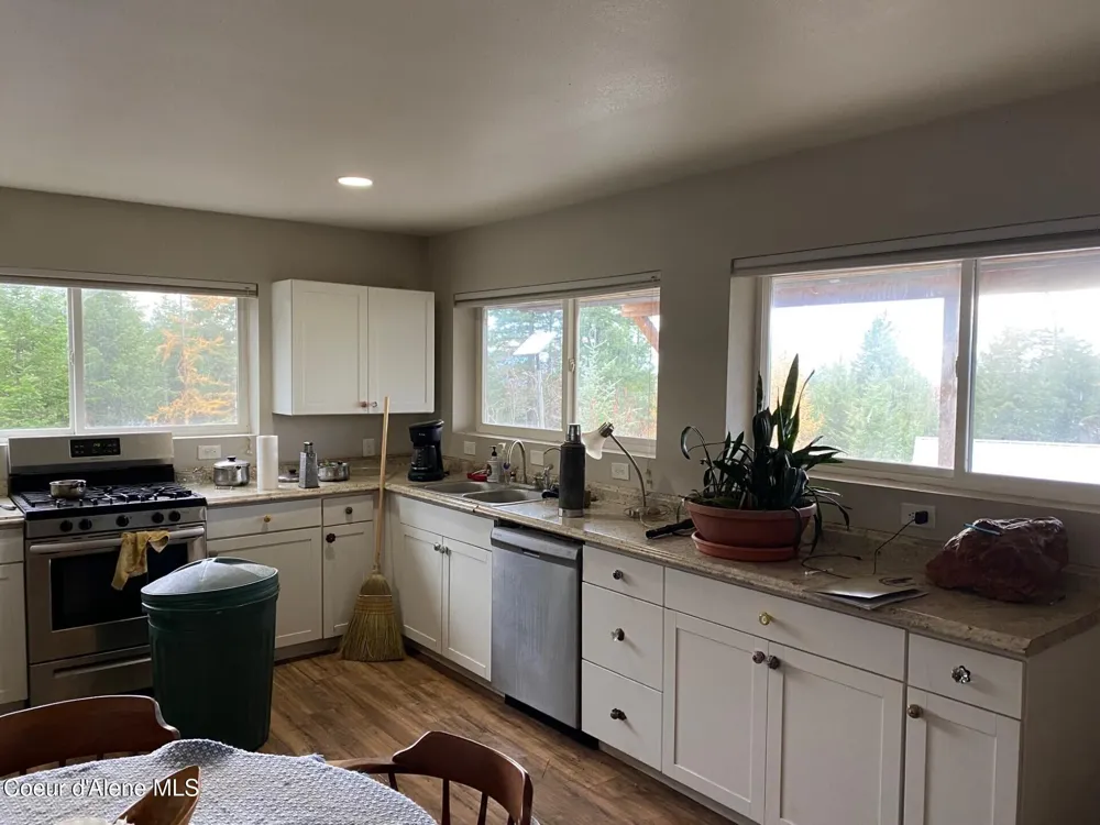 696 Raven Ridge Sandpoint, ID 83864