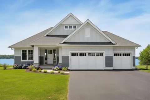3921 White Oak Lane