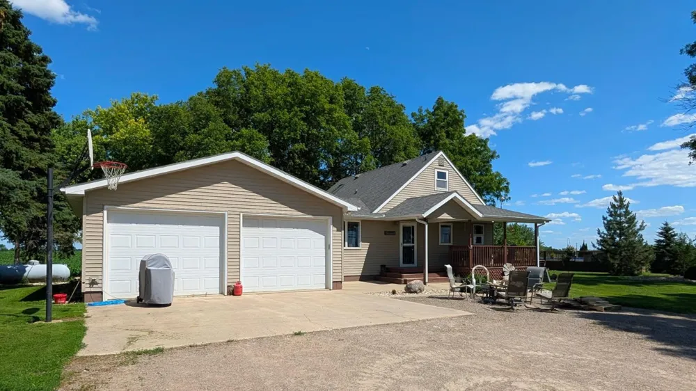 6045 20th Street SW Montevideo, MN 56265