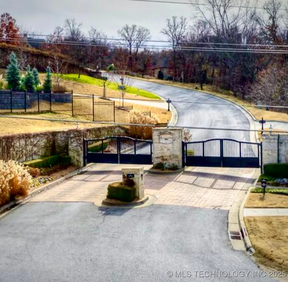 12110 S 14th Court Jenks, OK 74037