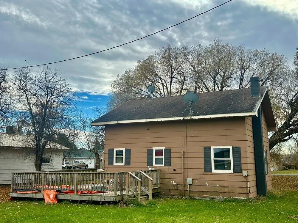 222 W Woodrow Street Grygla, MN 56727