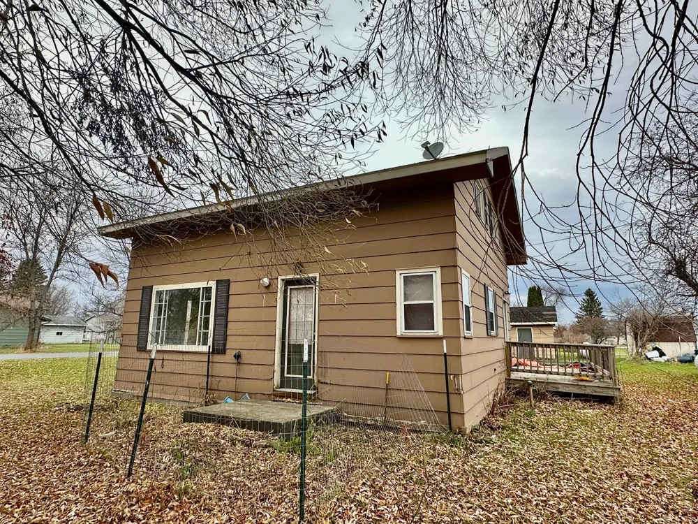 222 W Woodrow Street Grygla, MN 56727