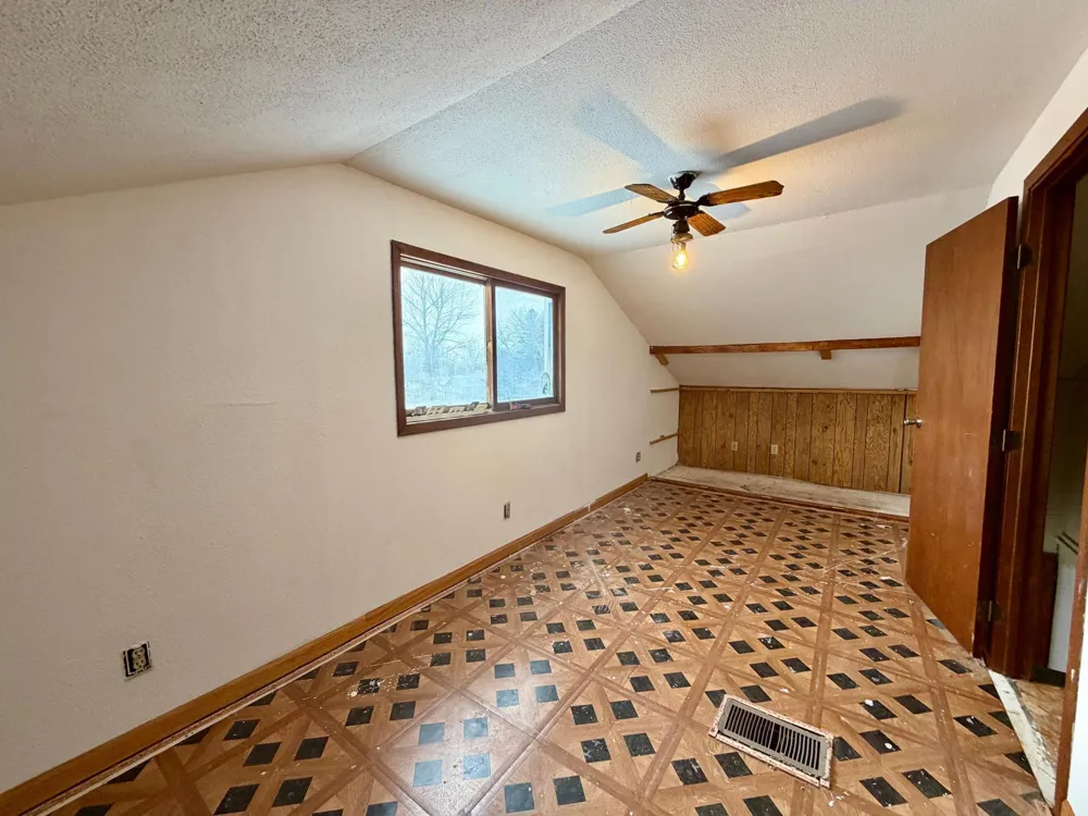 222 W Woodrow Street Grygla, MN 56727
