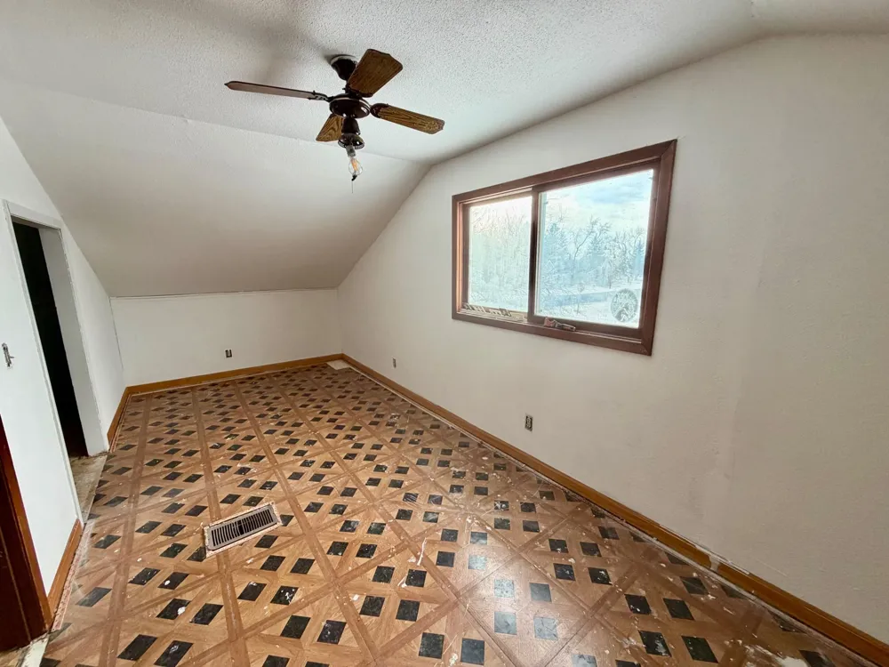 222 W Woodrow Street Grygla, MN 56727