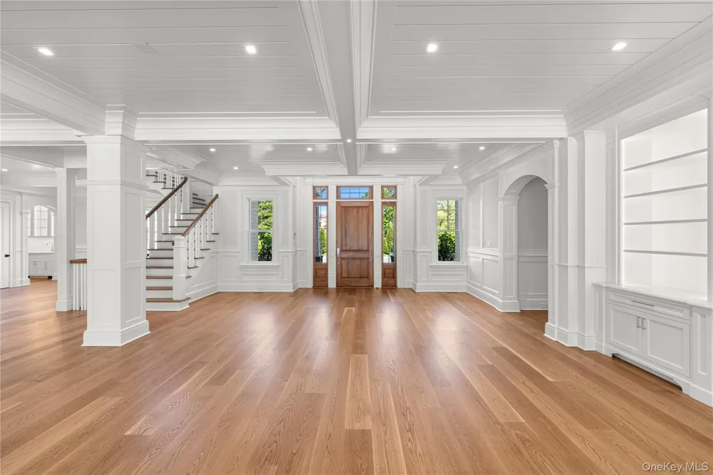 5 Michaels Way Westhampton Beach, NY 11978