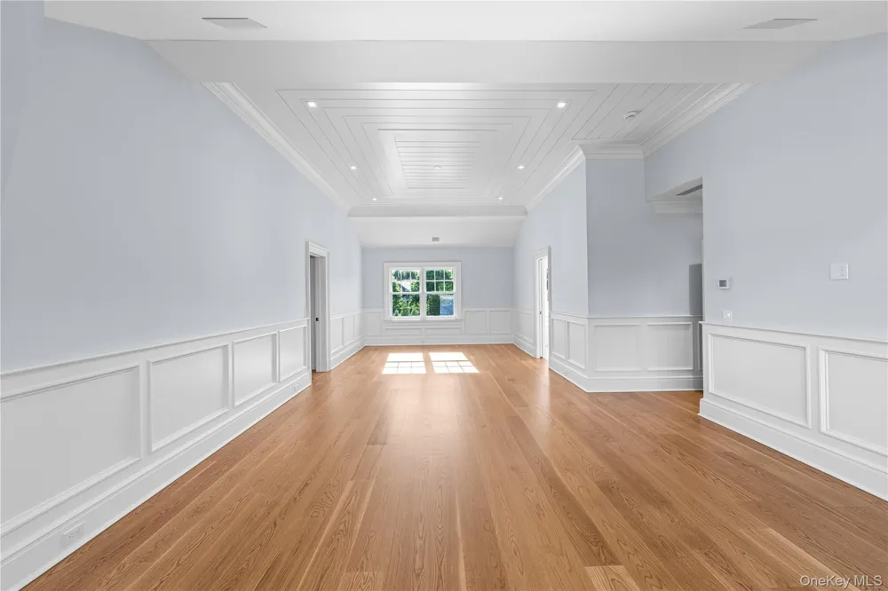 5 Michaels Way Westhampton Beach, NY 11978