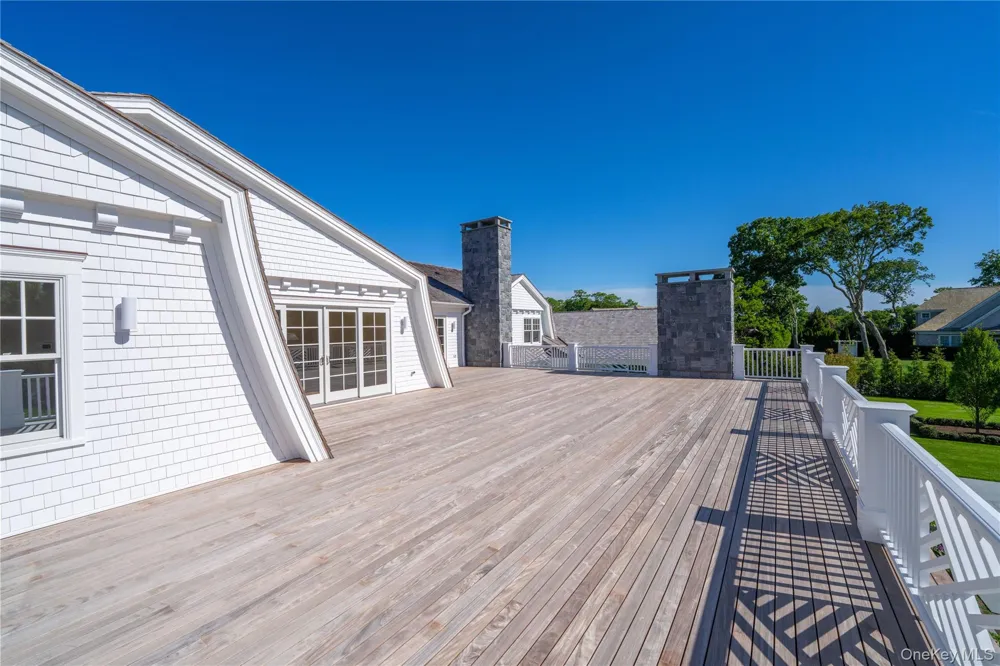 5 Michaels Way Westhampton Beach, NY 11978
