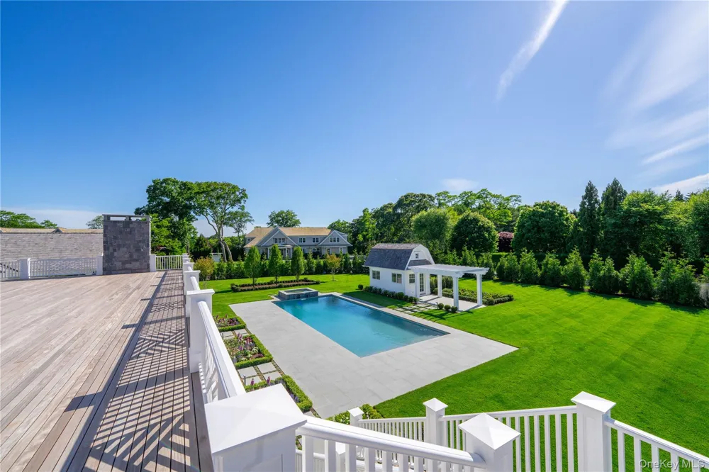 5 Michaels Way Westhampton Beach, NY 11978