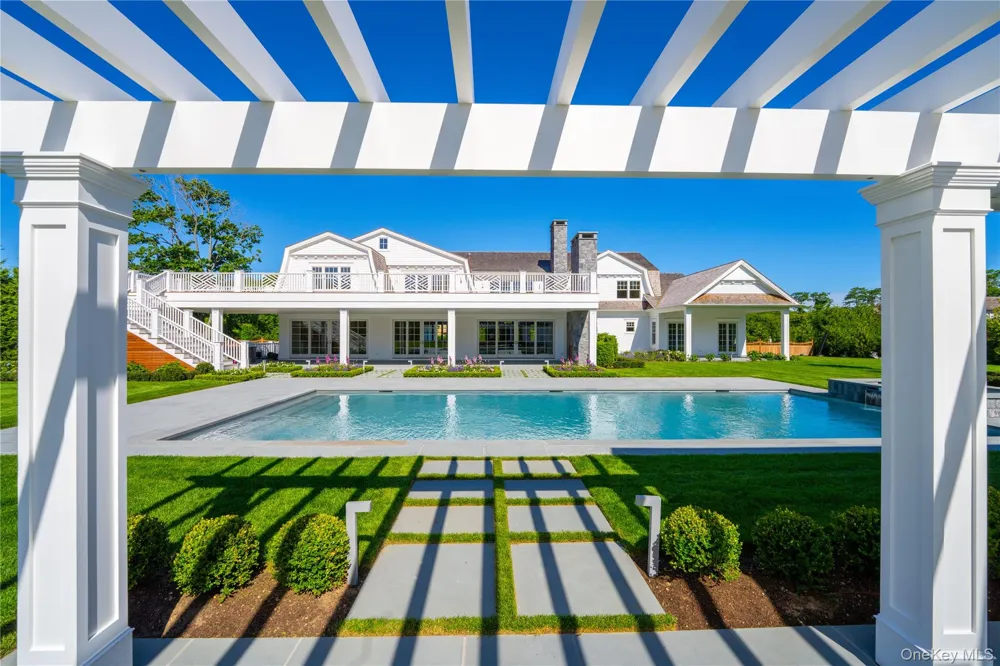 5 Michaels Way Westhampton Beach, NY 11978