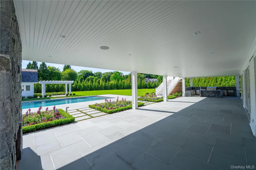 5 Michaels Way Westhampton Beach, NY 11978