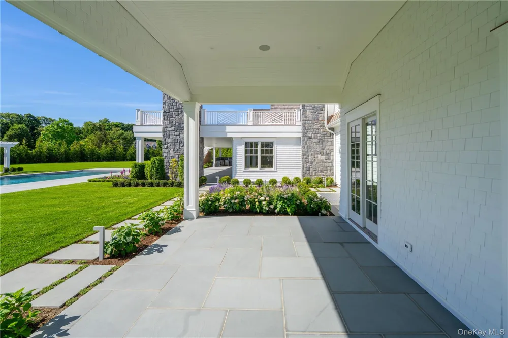 5 Michaels Way Westhampton Beach, NY 11978