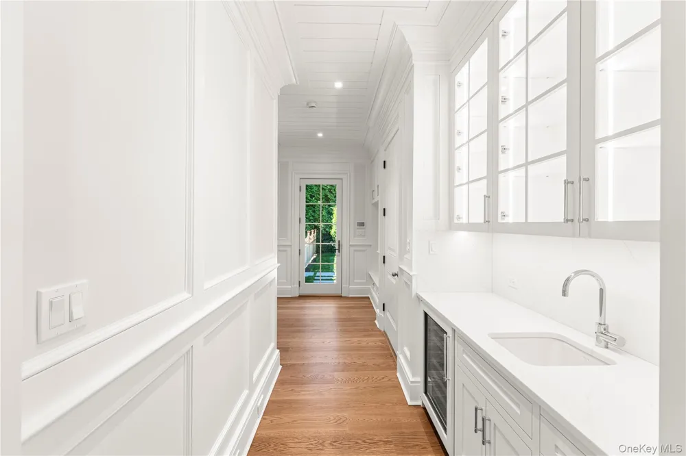 5 Michaels Way Westhampton Beach, NY 11978