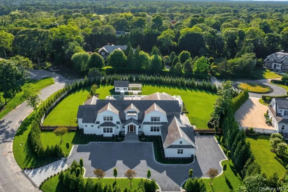 5 Michaels Way Westhampton Beach, NY 11978