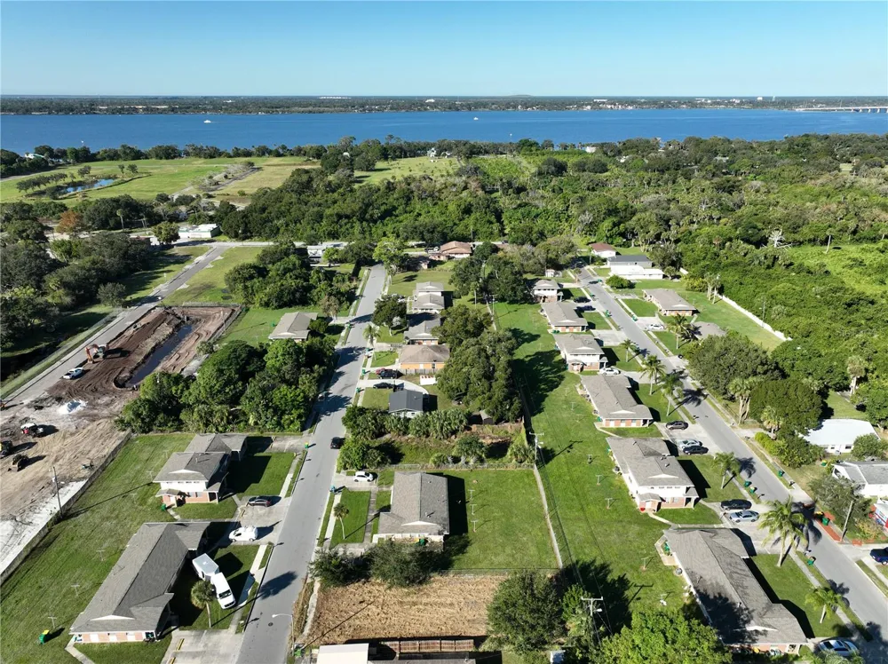 478 ROOSEVELT AVENUE Merritt Island, FL 32953