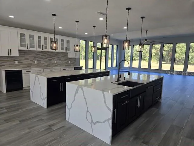 2518 SUNSET LANE Lutz, FL 33559