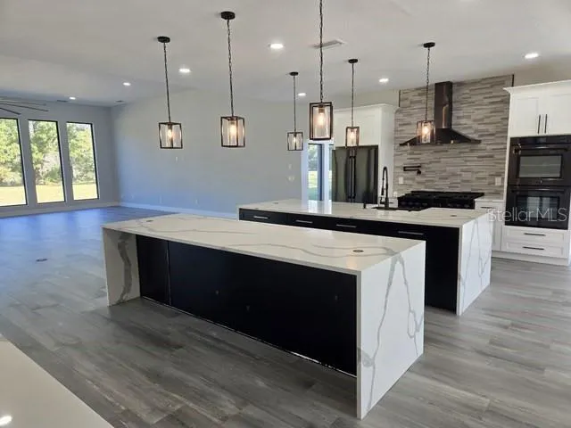 2518 SUNSET LANE Lutz, FL 33559
