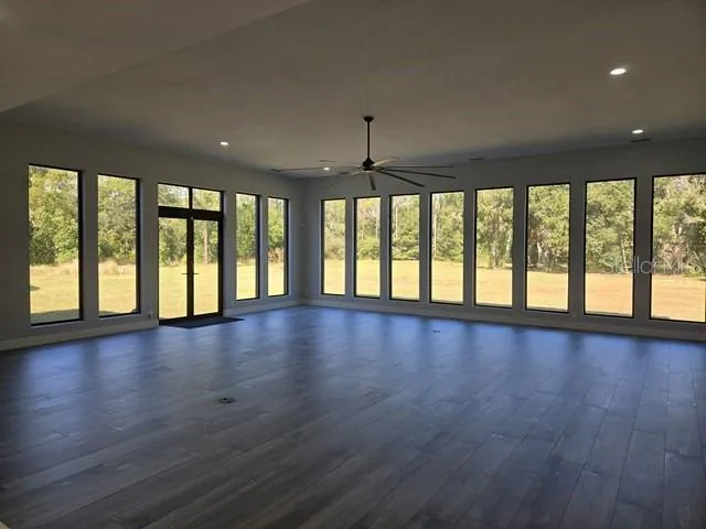 2518 SUNSET LANE Lutz, FL 33559