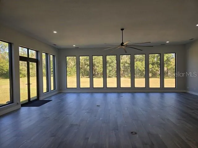 2518 SUNSET LANE Lutz, FL 33559