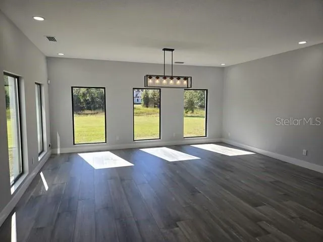 2518 SUNSET LANE Lutz, FL 33559