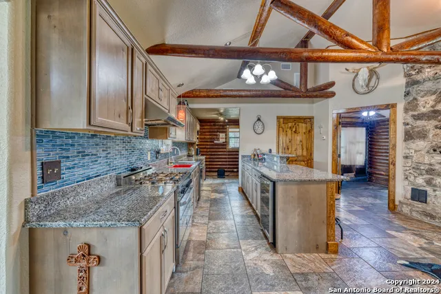 577 Mariposa Avenue Concan, TX 78838