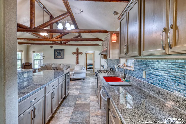 577 Mariposa Avenue Concan, TX 78838