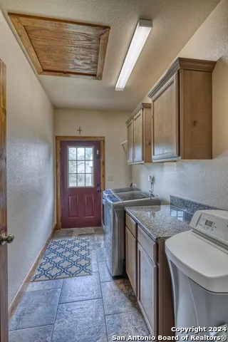 577 Mariposa Avenue Concan, TX 78838