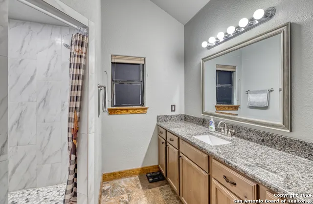 577 Mariposa Avenue Concan, TX 78838