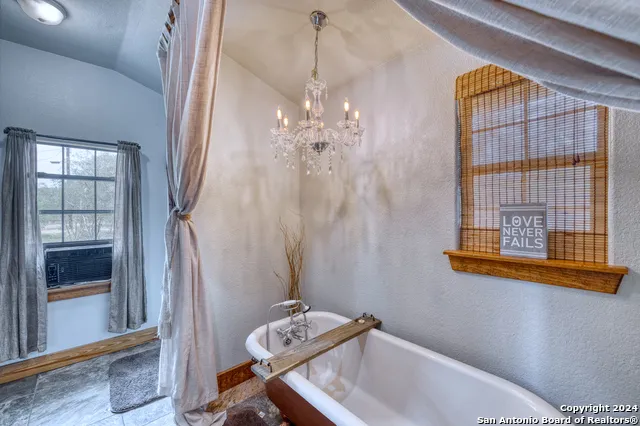 577 Mariposa Avenue Concan, TX 78838