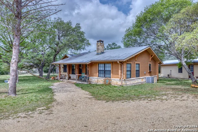 577 Mariposa Avenue Concan, TX 78838