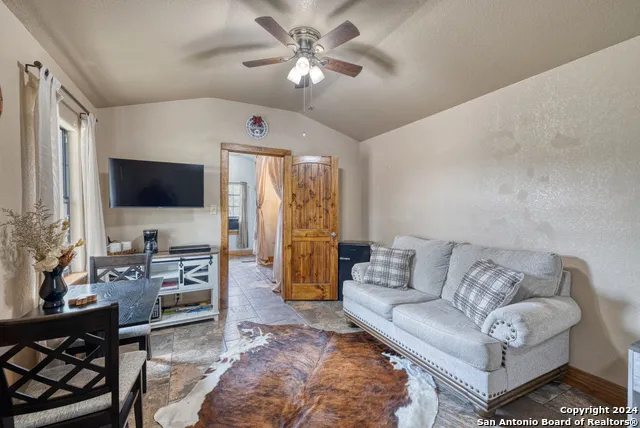 577 Mariposa Avenue Concan, TX 78838