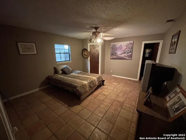 10671 BRIGGS RD Atascosa, TX 78002