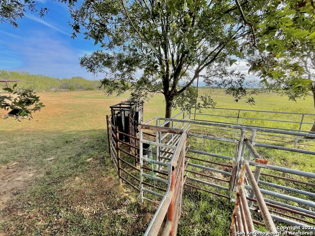 10671 BRIGGS RD Atascosa, TX 78002
