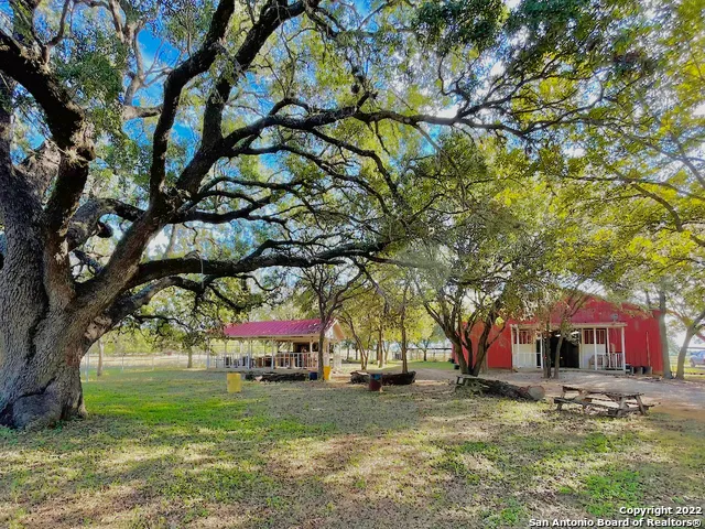 10671 BRIGGS RD Atascosa, TX 78002