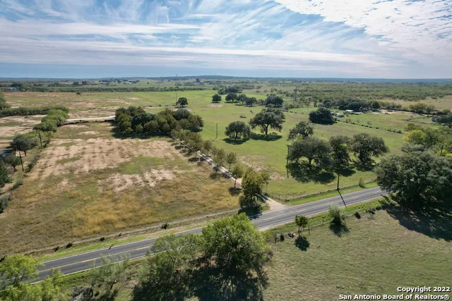 10671 BRIGGS RD Atascosa, TX 78002