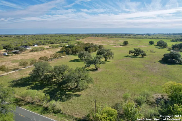 10671 BRIGGS RD Atascosa, TX 78002