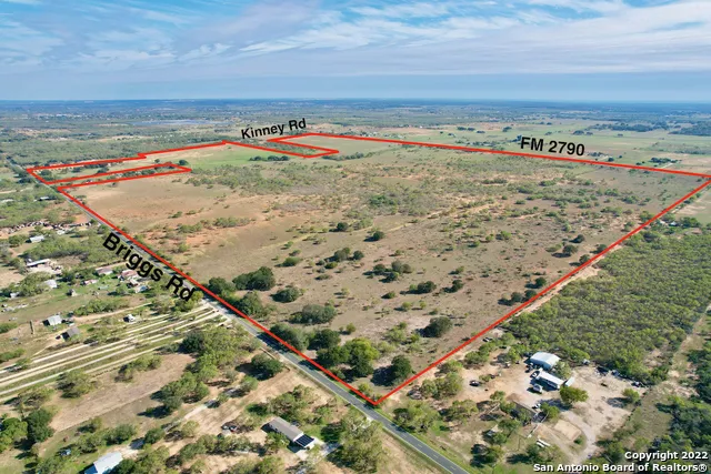10671 BRIGGS RD Atascosa, TX 78002