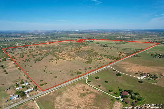 10671 BRIGGS RD Atascosa, TX 78002