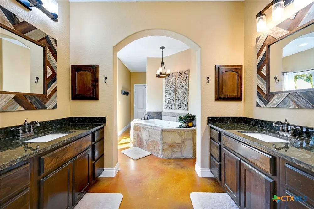 2062 Italia New Braunfels, TX 78132