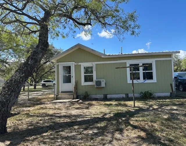 224 Hazen Avenue Sinton, TX 78387