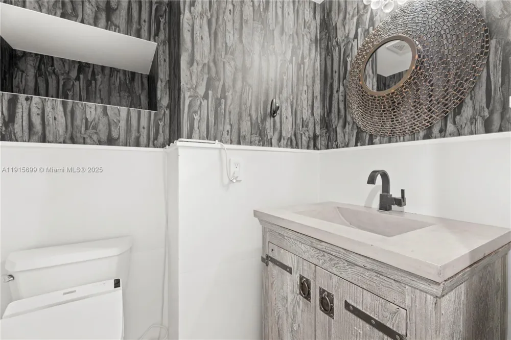 1853 Jefferson Ave #6 Miami Beach, FL 33139