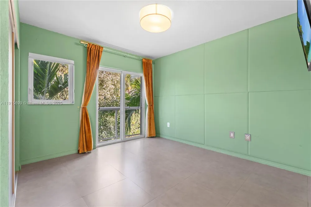 1853 Jefferson Ave #6 Miami Beach, FL 33139