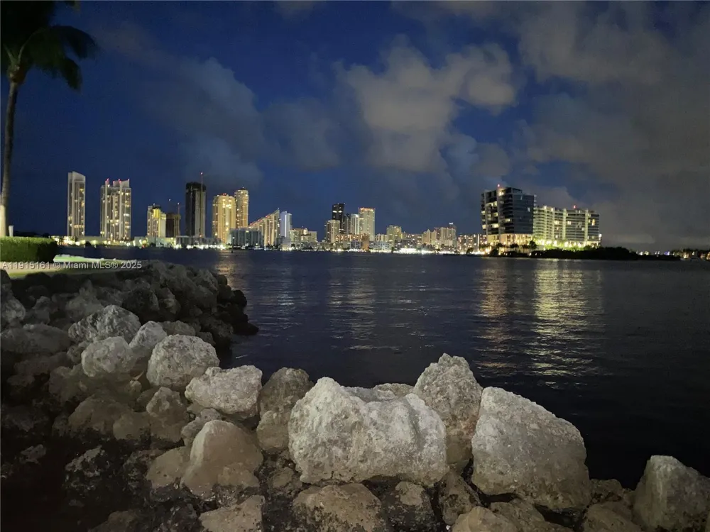 3575 Mystic Pointe Dr, Slip 1 Aventura, FL 33180
