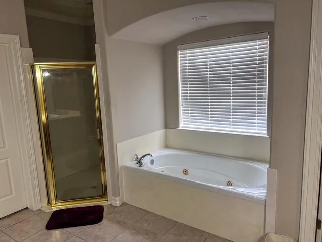 223 Oak Buna, TX 77612