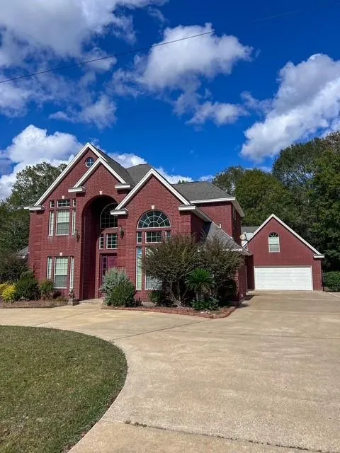 223 Oak Buna, TX 77612