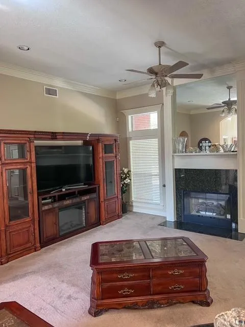 223 Oak Buna, TX 77612