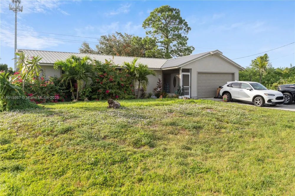 302 Floyd ave S Naples, FL 33976